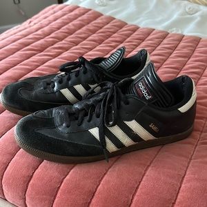 Adidas Black samba’s men’s size 12